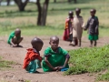Masajbarn i en masajby Tanzania
