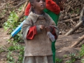 Masajbarn i en masajby Tanzania