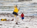 kvinnor på en strand på Zanzibar